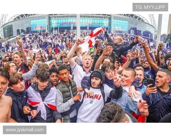 英超球队的主场与球迷文化:场馆与氛围建设 英超球队的主场与球迷文化:场馆与氛围建设