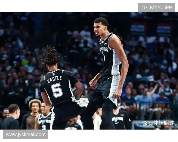 文班谈马刺团队精神称其为世界最佳球队的秘诀在于团结与努力